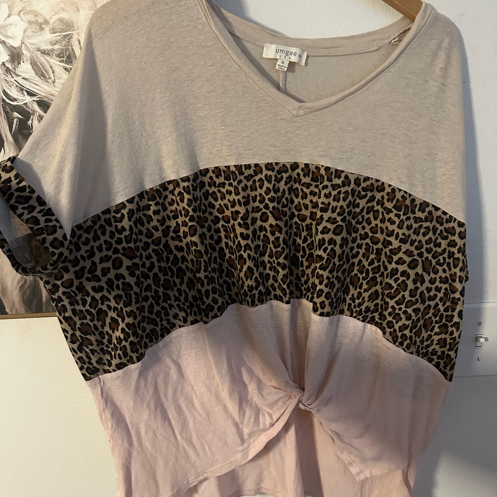 Umgee Women's Short Sleeve Leopard Color Block Tee